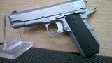Dan Wesson Valor V-Bob 45 Auto (ACP) 4.25in Stainless - 5 of 13