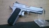 Dan Wesson Valor V-Bob 45 Auto (ACP) 4.25in Stainless - 1 of 13