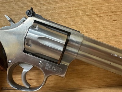 SMITH & WESSON MODEL 686-1 357MAG SILHOUETTE 6 SHOT 6