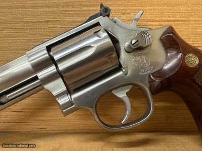 SMITH & WESSON MODEL 686-1 357MAG SILHOUETTE 6 SHOT 6