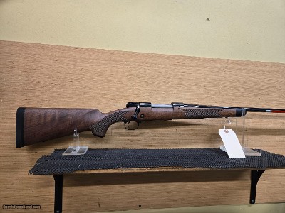 Winchester M70 Super Grade 300 Winchester Mag Grade IV/V Walnut 535203233