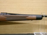 Winchester M70 Super Grade 300 Winchester Mag Grade IV/V Walnut 535203233 - 3 of 7
