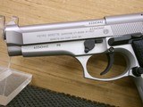 Beretta 92FS Inox Italian 9mm JS92F520M - 6 of 12