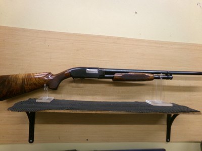 WINCHESTER MODEL 12 DELUXE 16 GAUGE