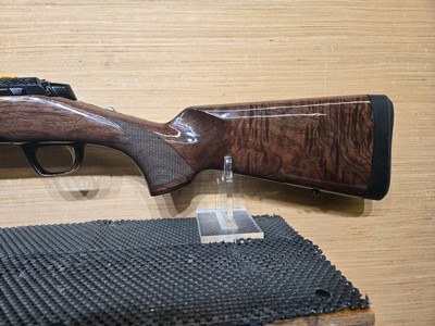 Browning X-Bolt 2 Medallion 7MM PRC AAA Walnut 036005298 - Image 4 of 4