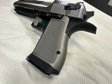 Magnum Research Desert Eagle .50AE Series 6 - 3 of 12
