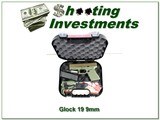 Glock 19 9mm Olive frame FDE slide near new - 1 of 4