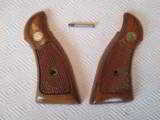 SMITH
WESSON SQUARE BUTT GRIP SET TAKE OFFS VERY NICE 1970'S - 1 of 9