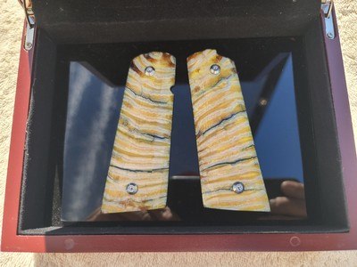 Burkett Custom Mastadon 1911 GRIPS - Image 3 of 8