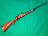 Weatherby Mark-V Deluxe 300 Weatherby Magnum - 1 of 12