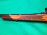 Weatherby Mark-V Deluxe 300 Weatherby Magnum - 5 of 12