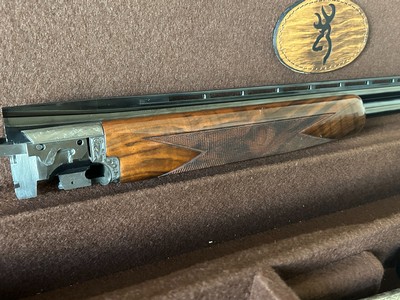 Browning Grade VI .410 Citori 26in IC/M. Round Knob Long Tang. Cased - Image 10 of 11