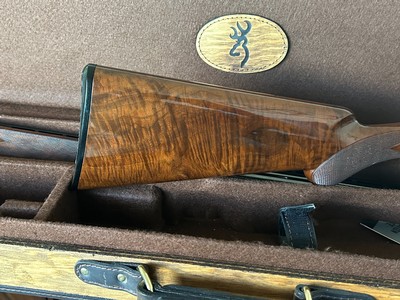 Browning Grade VI .410 Citori 26in IC/M. Round Knob Long Tang. Cased - Image 4 of 11