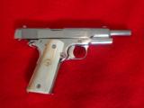 Colt 1911 Government model nickel plated
[ very early gun ] - 2 of 4