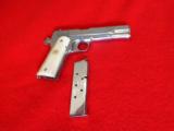 Colt 1911 Government model nickel plated
[ very early gun ] - 1 of 4
