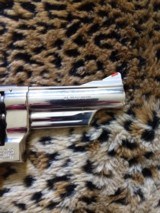 Smith & Wesson model 57with no dashes,,presentation case, 41 Remington Magnum,, 4 inch Nickel, like new - 4 of 8