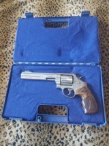 Smith & Wesson model 629 engraved, as new