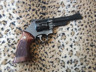 Smith &Wesson model 27-2 like new in presentation case - Image 3 of 12