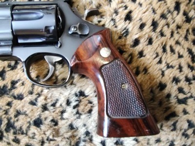 Smith &Wesson model 27-2 like new in presentation case - Image 5 of 12