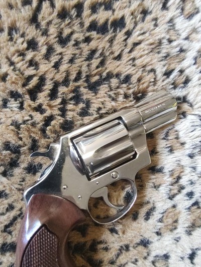 Like new Colt Cobra , nickel plated , Roy Clark estate gun - Image 7 of 10
