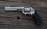 Smith & Wesson - 617-6 - .22 lr - 2 of 2