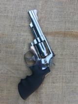 Smith and Wesson model 19,
357 Combat Magnum Revolver P&R - 7 of 8