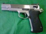 Smith & Wesson 945 Target Champion Performance Center - 1 of 15