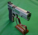 Smith & Wesson 945 Target Champion Performance Center - 15 of 15