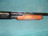 Remington 870 Classic Trap Unfired Factory Display gun - 3 of 12