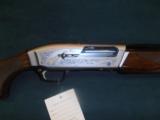 Browning Maxus Golden Clay Sporting gun, 12ga, 30, NIB - 2 of 8