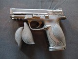 Smith & Wesson, S&W M&P40, Used in case, CLEAN - 2 of 10