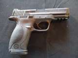 Smith & Wesson, S&W M&P40, Used in case, CLEAN - 7 of 10