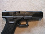 Glock 17 Gen 5, 9mm, 17 round x 2, new in case - 8 of 15