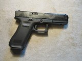 Glock 17 Gen 5, 9mm, 17 round x 2, new in case - 2 of 15