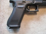 Glock 17 Gen 5, 9mm, 17 round x 2, new in case - 7 of 15