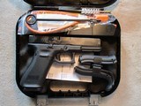 Glock 17 Gen 5, 9mm, 17 round x 2, new in case - 5 of 15