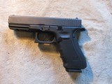 Glock 17 Gen 4, 9mm, 17 round x 3, Like new in case - 2 of 6
