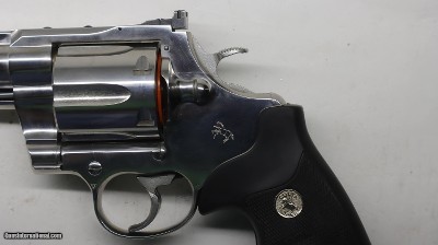 Colt Anaconda 44 Mag, 6