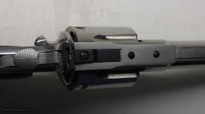 Colt Anaconda 44 Mag, 6