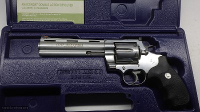 Colt Anaconda 44 Mag, 6