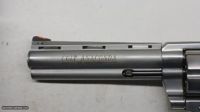Colt Anaconda 44 Mag, 6