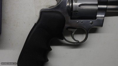 Colt Anaconda 44 Mag, 6