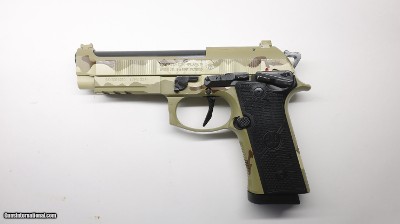 Beretta 92 XI 92XI DCU Camo New in box SPEC0732A18 - Image 8 of 9