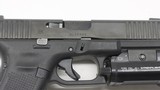 Glock 17 Gen 5, 9mm, with Streamlight cased, 3 x mags - 5 of 20