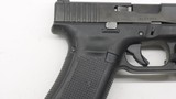 Glock 17 Gen 5, 9mm, with Streamlight cased, 3 x mags - 7 of 20