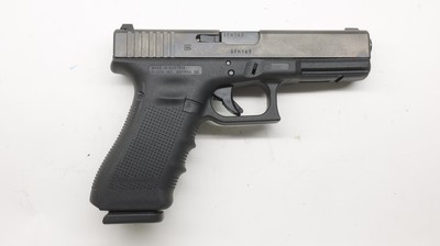 Glock 22 Gen 4, 40sw New in case or Like new 3 x mags
