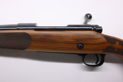 WINCHESTER 70 SUPER GRADE FRENCH WALNUT 6.5 CM 2025 Demo 535239289 - Image 17 of 20