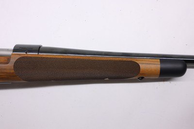 WINCHESTER 70 SUPER GRADE FRENCH WALNUT 6.5 CM 2025 Demo 535239289 - Image 4 of 20