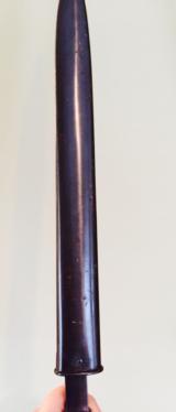 Krag
bayonet dated 1900-matching scabbard -unissued - 4 of 8