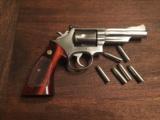 Smith and Wesson Mod 66-2 Stainless revolver - 4 of 5